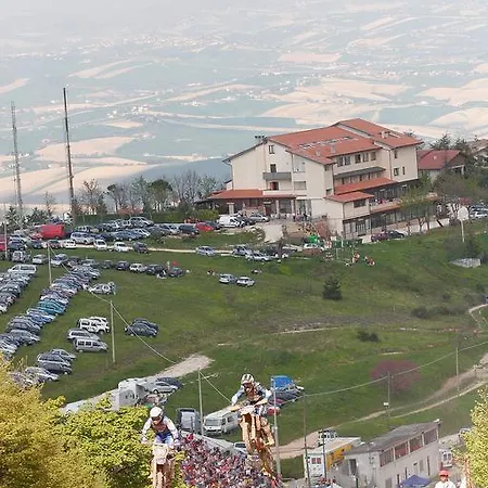 Tetto Delle Marche - Ristorante Dei Conti Cingoli
